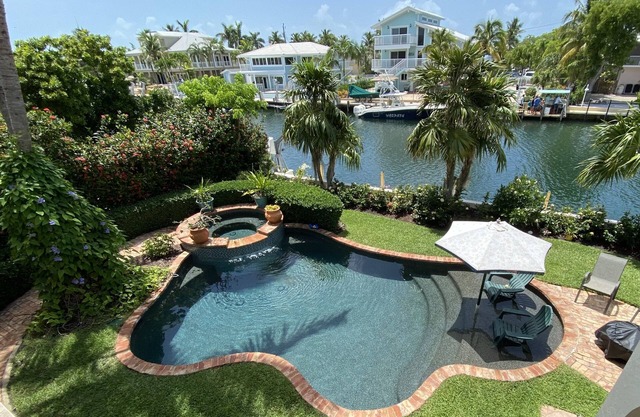Family/Pet Friendly Venetian Shores Home