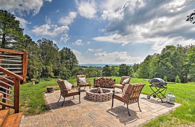 Family Retreat w/Deck Near Appalachian Trail!