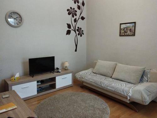 Family Stay in Lviv (2 Rooms + Kitchen)