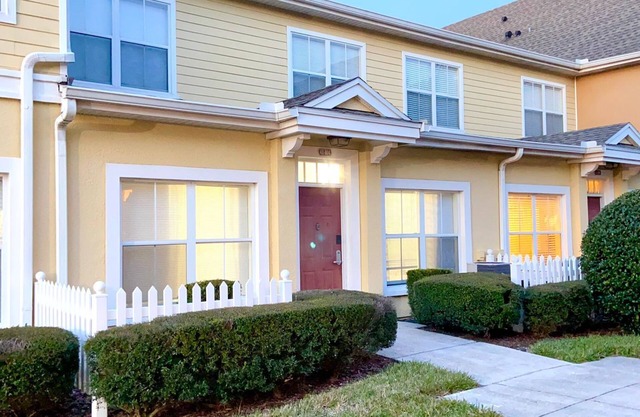 Family Townhome - 3beds/2baths