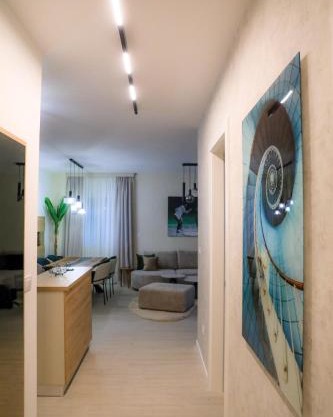 Fancy new 2bdrm ap free garage