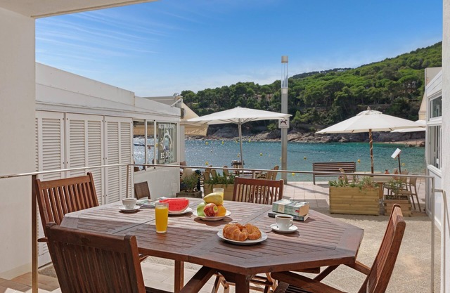 Fantastic apartment in first line of beach with a spectacular sea view