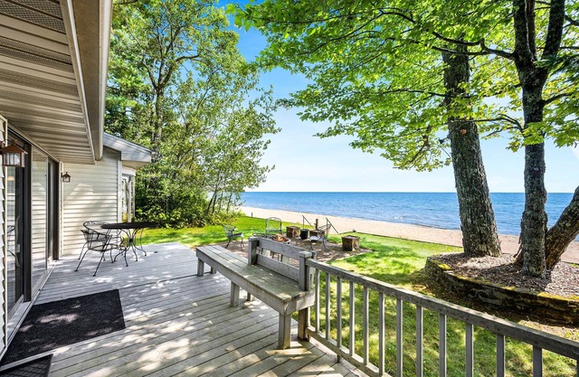 Fantastic Door County Beach House - BOOK NOW FOR FALL '24!