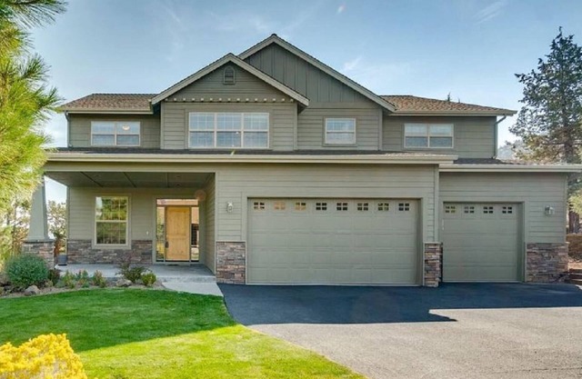 Fantastic Eagle Crest Home, Resort Pool, Fitness Center, Golf, Pickleball, Fireplace, Quiet Street