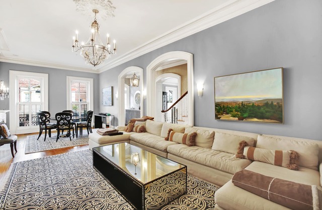 Fantastic house with lots of parking in downtown Annapolis, steps to the USNA!