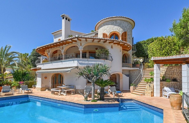 Fantastic sea view villa with large (heated) pool, sauna and Jacuzzi