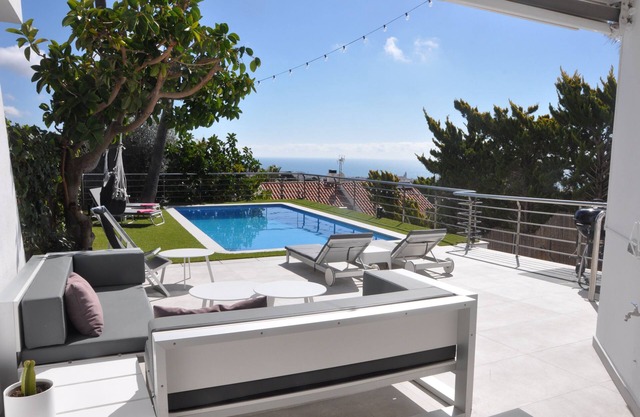 Fantastic Villa with private pool and terrific views!