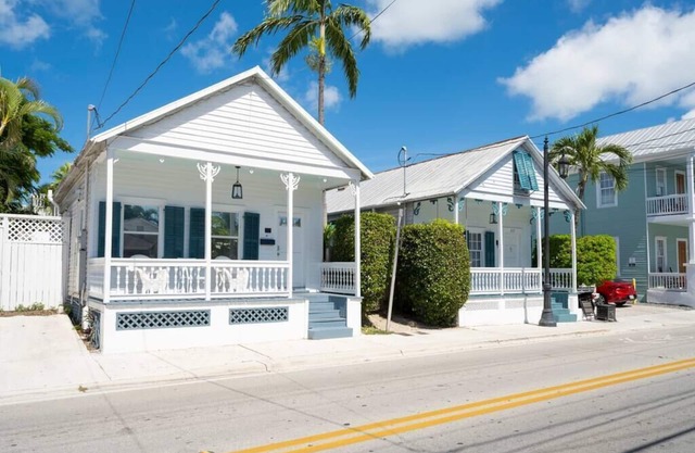 Fantasy Tonight Pool Walk to Duval Sleeps 16