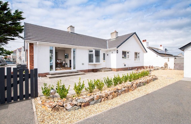 Faraway : Spacious Family Home Near Rhosneigr Beach | Managed by Anglesey Holiday Lettings