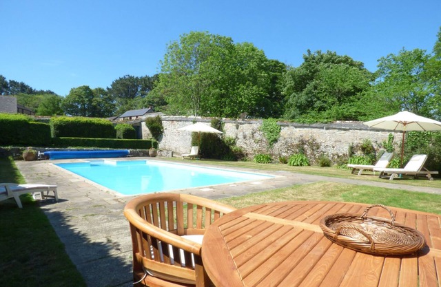 FARM COTTAGE, family friendly, character holiday cottage in Marazion