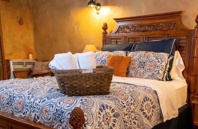 Farm House Room #10 S