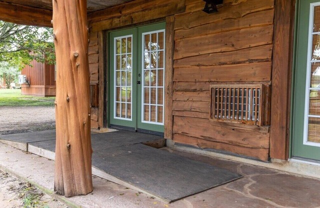 Farm House Room - ADA