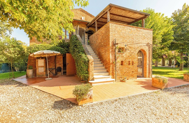 Farmhouse "Il Greppo - Aleatico" with Shared Pool & Shared Garden