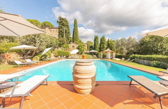 Farmhouse 'Borgo Dolci Colline Spa Limonaia' with Shared Pool, Wi-Fi and Air Conditioning