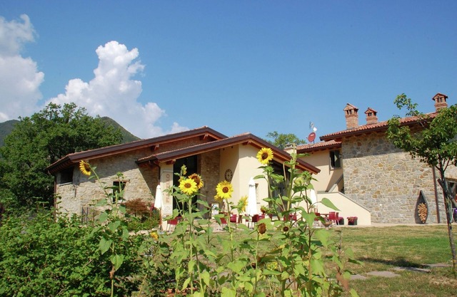 Farmhouse in Imola with Pool & Waterfalls Nearby