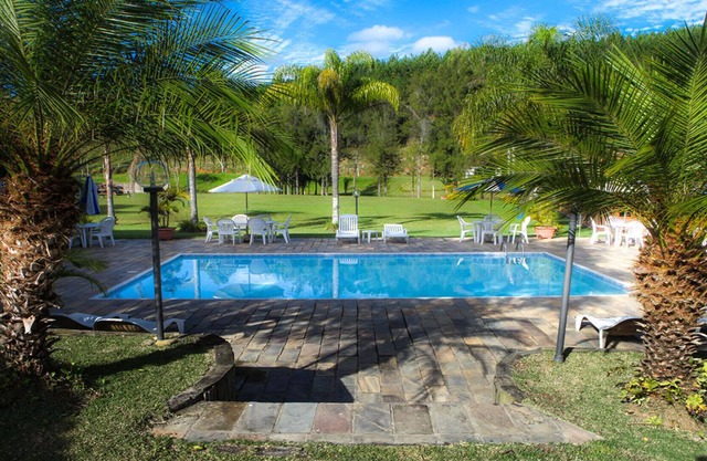 Farmhouse with 8 suites, Wifi, Pool, Tennis Court, Sauna and more.