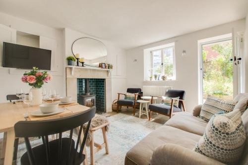 Farthing Cottage 2 South View