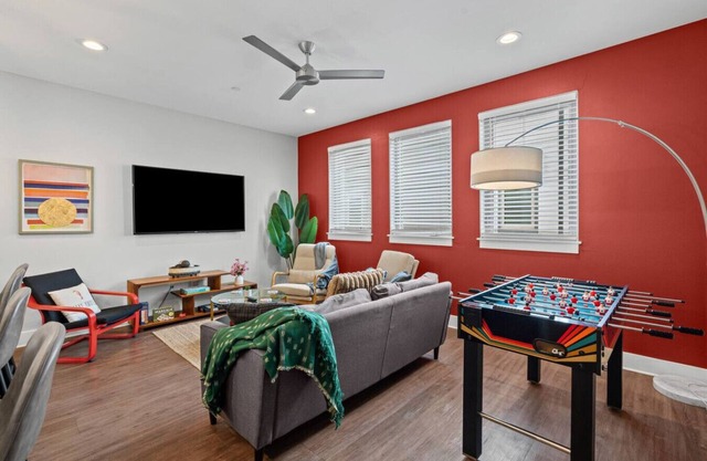 Fashionable 2BD: In the Heart of FortWorth & Cozy!