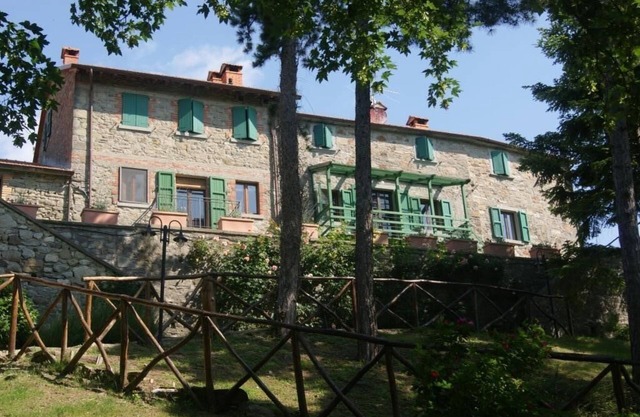 Fattoria di Arsicci, your home in Italy.