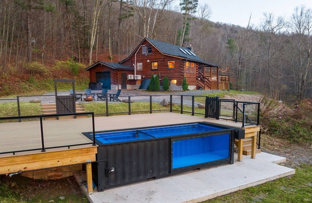 Fawn Hill Cabin: Cozy Log Cabin in Phoenicia w/Year-Round Swim Spa