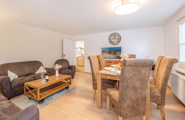 Ferienwohnung Am Park - Familienfreundliche Ferienwohnung für max 6 Gäste, mit Terrasse & 2