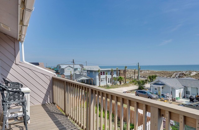 Fernandina Beach Vacation Rental: Steps to Beach!