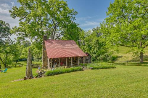 Ferrum Rustic Cabin in the Valley with Fire Pit