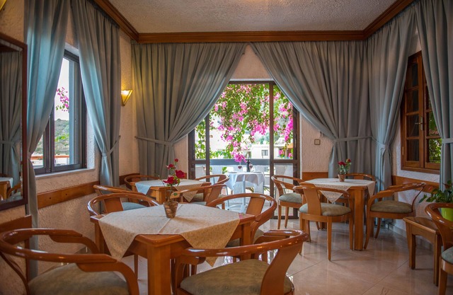 Fevro Hotel
