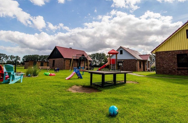 FH3 / 3-room vacation home with fireplace (53m²; max. 4 pers.) - Familien- Ferienhof*** Ostseeland Rerik