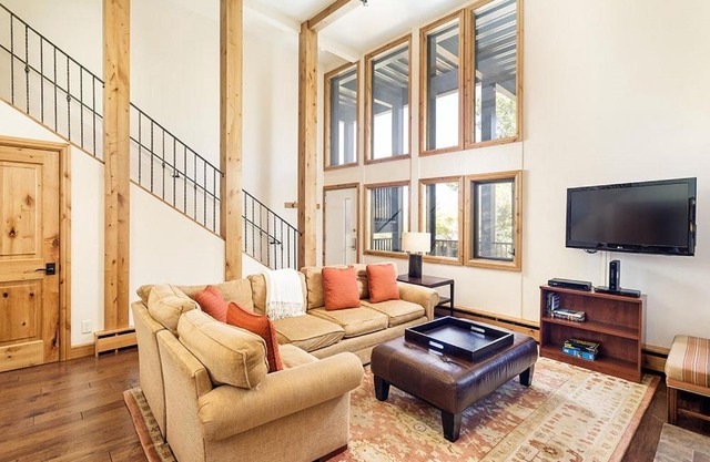 Fifth Avenue Unit 202, 2 Bedroom + Loft Condo, Huge Windows & Views. 2 Blocks to Skiing!
