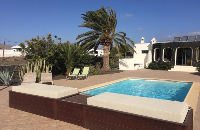 Finca Sin Pena Lanzarote - pool, whirlpools and saunas - holiday home apartment