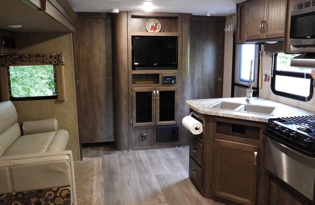 Final-Lee Here RV rental on quiet 26-acre tree farm 40 miles south of DC/Annap.