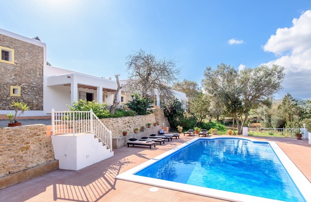 Finca Oasis Living Ibiza with Private Garden - 10 mins from beach