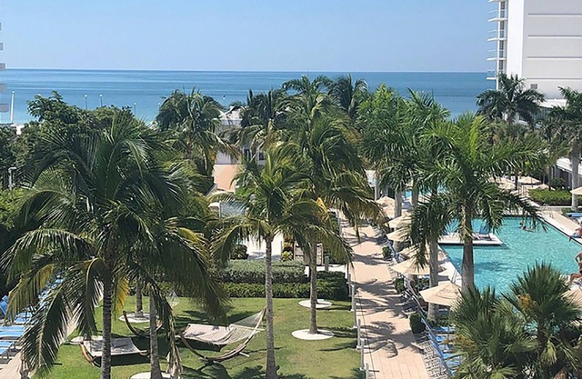 𝐅𝐢𝐧𝐝𝐢𝐧𝐠 𝐌𝐞𝐢𝐥𝐢 Gorgeous Beachfront Crystal ShoresResort+Amenities.2BR