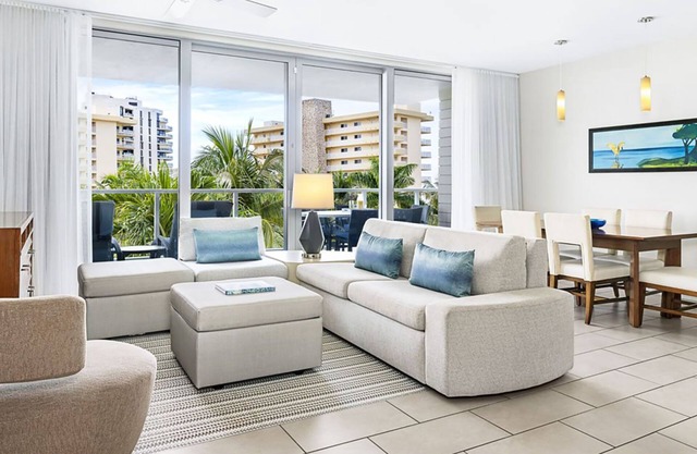 𝐅𝐢𝐧𝐝𝐢𝐧𝐠𝐌𝐞𝐢𝐥𝐢-Beachfront Paradise Crystal Shores Resort+Amenities.3BR