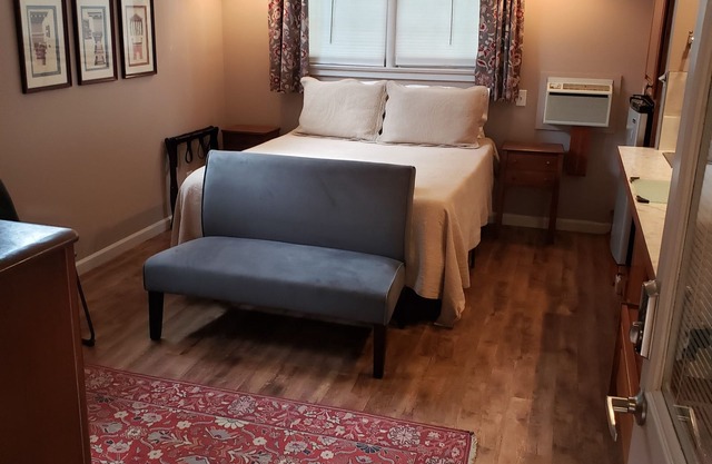 Finely Crafted Studio Apartment In The Heart Of Old Town