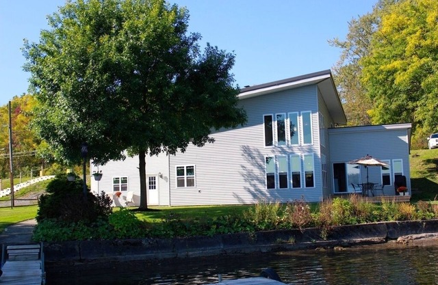 Fingerlakes Owasco Lake 4 Bedroom 125 feet of lake frontage