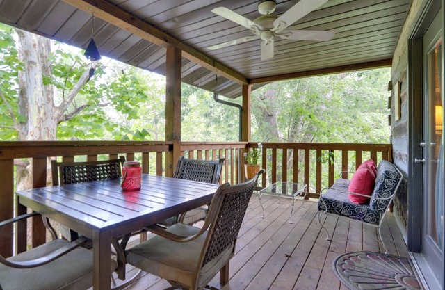 Fire Pit & Deck! Cozy Smoky Mtn Retreat on River