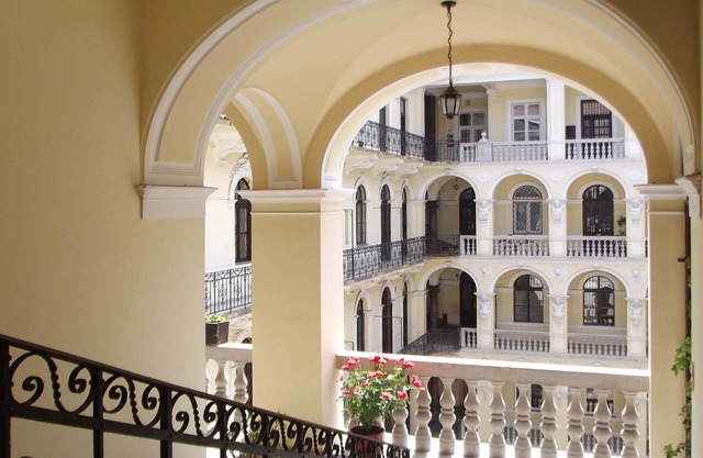 First Class Apartment - 160 sq.m, 4 Bedrooms + 4 Bathrooms, in centre