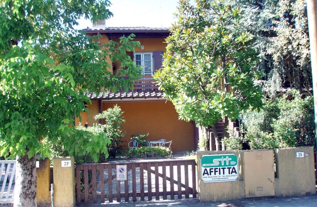 First floor villa with garden and parking space at 150 meters. from the sea