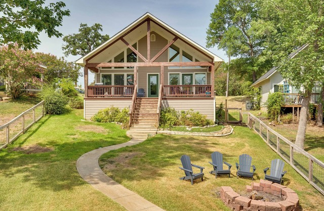 Fish & Kayak: Tranquil Cedar Creek Home!