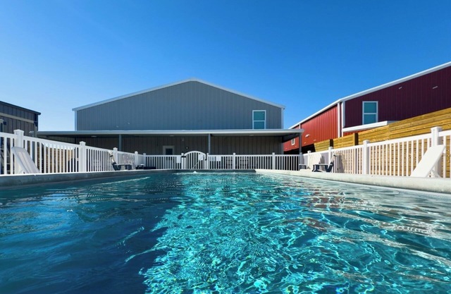 Fish Stories 5 Bedroom/3.5 Bathroom With Pool and Playscape