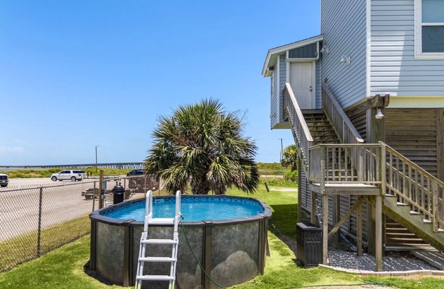 Fisherman's Dream: Game Room & Walk to Beach