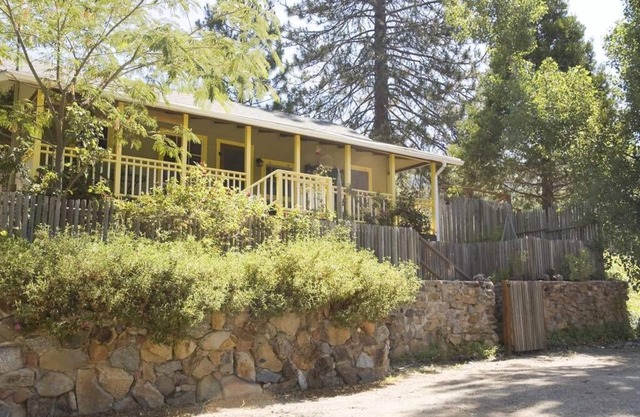 Fivespot Cabin, an art and nature lover's retreat