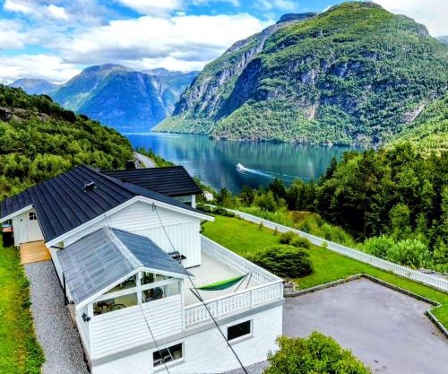 Fjellhagen - Geirangerfjord view
