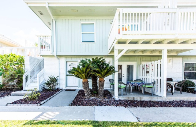 Flamingo House - First Floor Unit that’s a 5-7 minute walk to the beach.