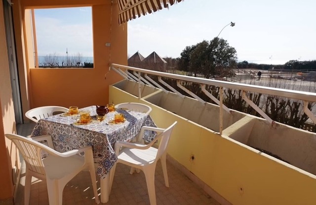 Flat 130mt from the sea-Beahost