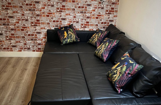 Flat 4 - Ensuite - Sofa Bed Only, No View