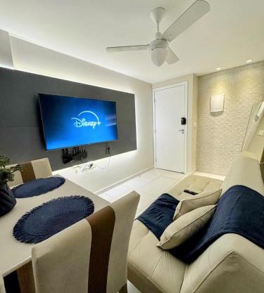 Flat com 2 Qts próx a praia, shoppings, mercados, restaurantes e padarias