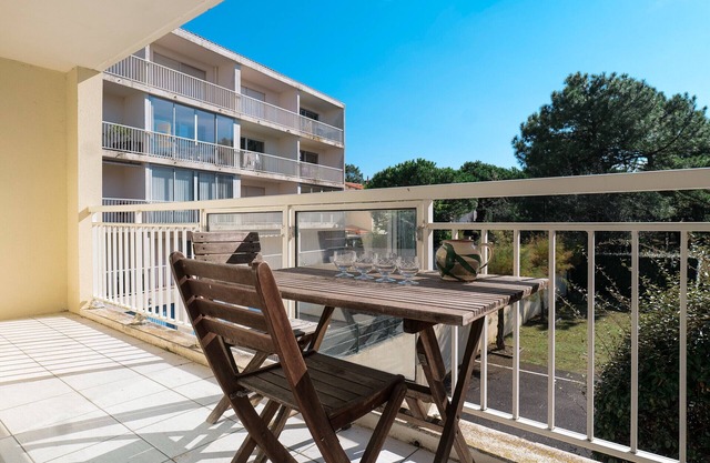 Flat near beach Les Sables 4 people